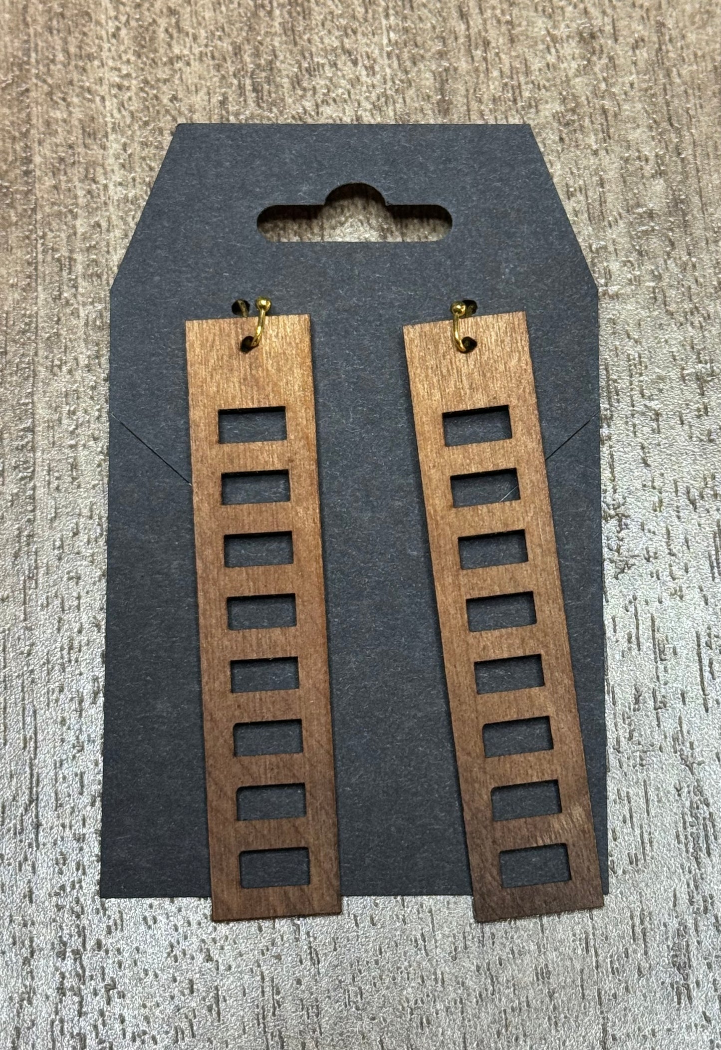 Wooden dangle earrings